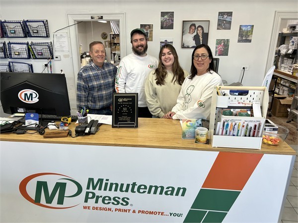 {Minuteman Press Franchise Owner Lora Noel Celebrates Two Years, Talks Growth & Gratitude in Lyons, IL}