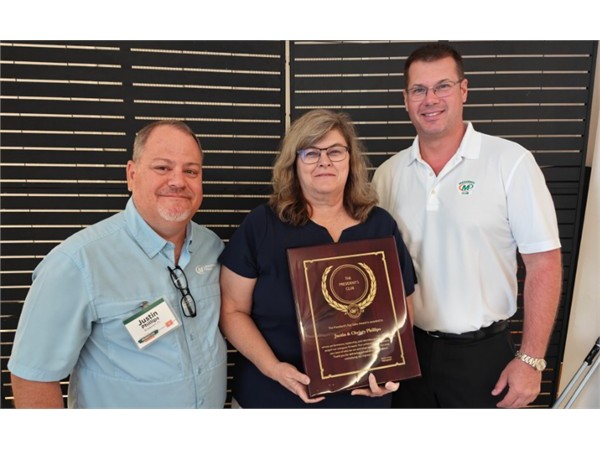 {Minuteman Press Franchise Owners Justin & Christy Phillips Join President’s Club, Talk 11 Years in Business in Bradenton, FL}