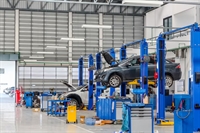 auto service centre experienced - 1