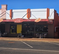 well-established regional café freehold - 2