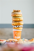randy's donuts bringing sweet - 1