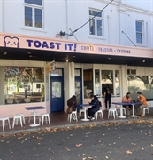 two cafes one brand - 1