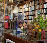 retail bookshop + 1-bedroom - 1
