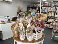 florist gift store yamanto - 1