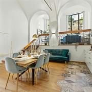 flooring retail business strong - 3