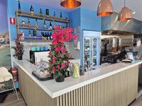 sensational waterfront restaurant bar - 1