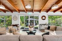 stunning freehold accommodation bright - 1