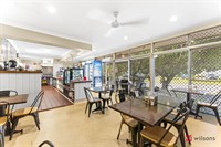 café the middle of - 1