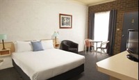 bega downs motor inn - 2