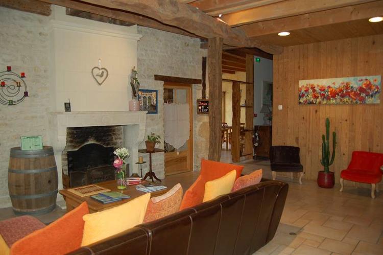 Buy a hotel in saint jean d angely