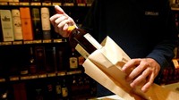 corner location bottle shop - 1