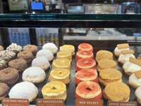 donut coffee franchise kiosk - 2