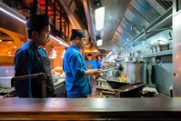 busy asian restaurant huge - 2