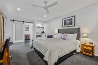 stunning freehold accommodation bright - 2