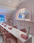 established nail salon busy - 1