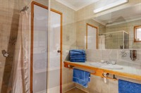 renowned leasehold motel swan - 3
