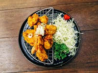 busy fried chicken restaurant - 3