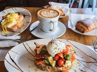 thriving beachside cafe strong - 2