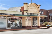 established jewellery gift store - 1