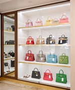 luxury designer resale boutique - 1