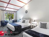 motel eastern suburb close