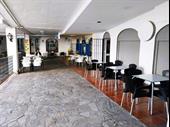 fully furnished drinks bar