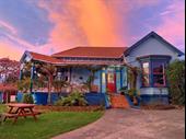 backpacker business with home
