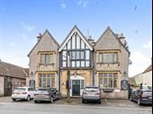 busy leasehold pub thornbury