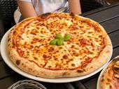 pizzeria with corner location