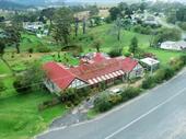 historic robbie burns hotel