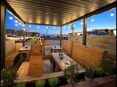 bar restaurant seafront seating