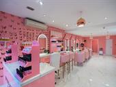 exceptionally fitted salon
