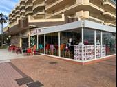 popular daytime seafront cafe