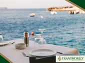 restaurant on the lake