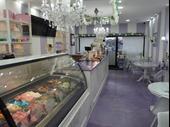 ice cream dessert parlour