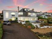 a stunning detatched 9-bedroom