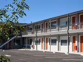 high cap rate hotel