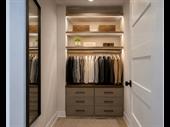 booming custom closets design
